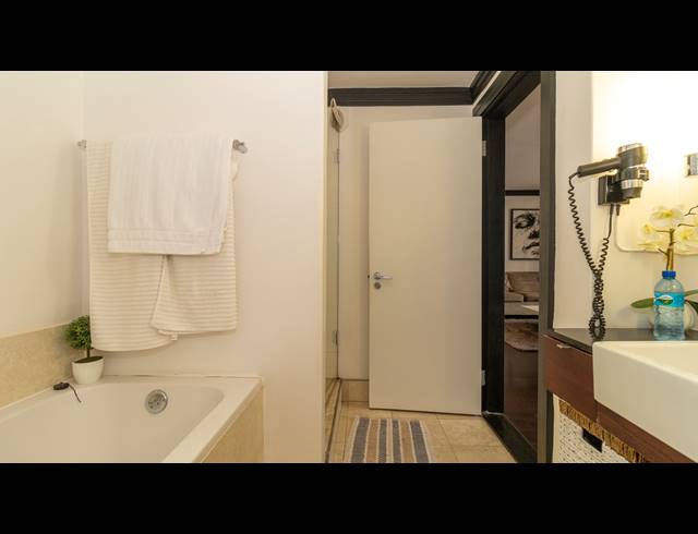 1 BEDROOM APARTMENT TO LET IN CAPE TOWN CITY CENTRE